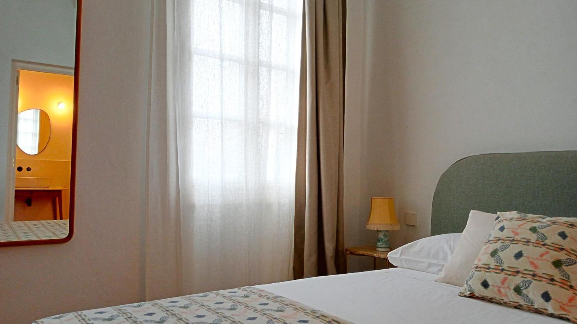 Hotel 3A Ease Of Living Ciutadella  Rum bild