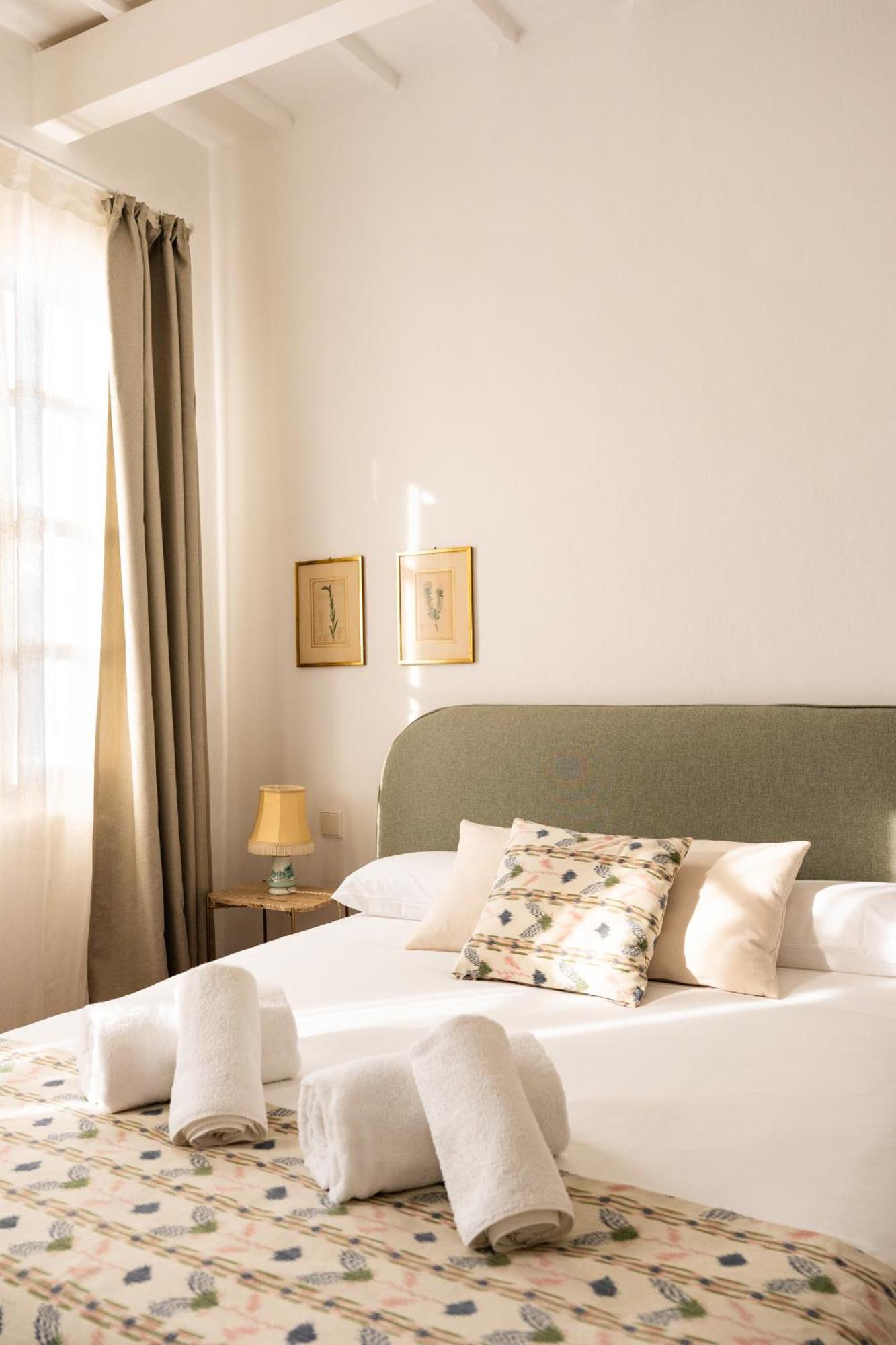 Hotel 3A Ease Of Living Ciutadella  Rum bild