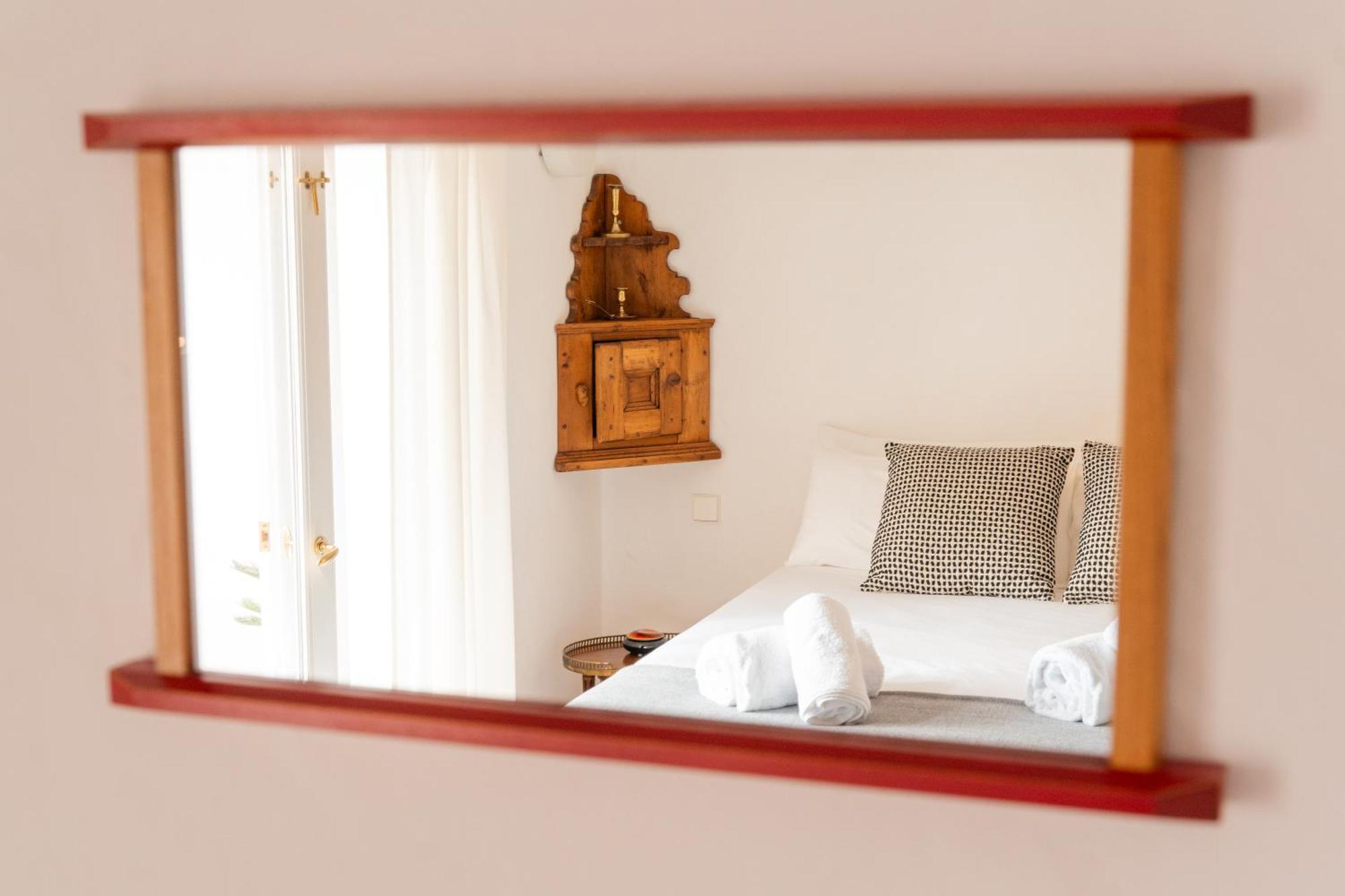 Hotel 3A Ease Of Living Ciutadella  Rum bild